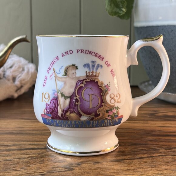 Vintage Commemorative China Mug 1982 First Child of Prince and Princess of Wales - Picture 1 of 11